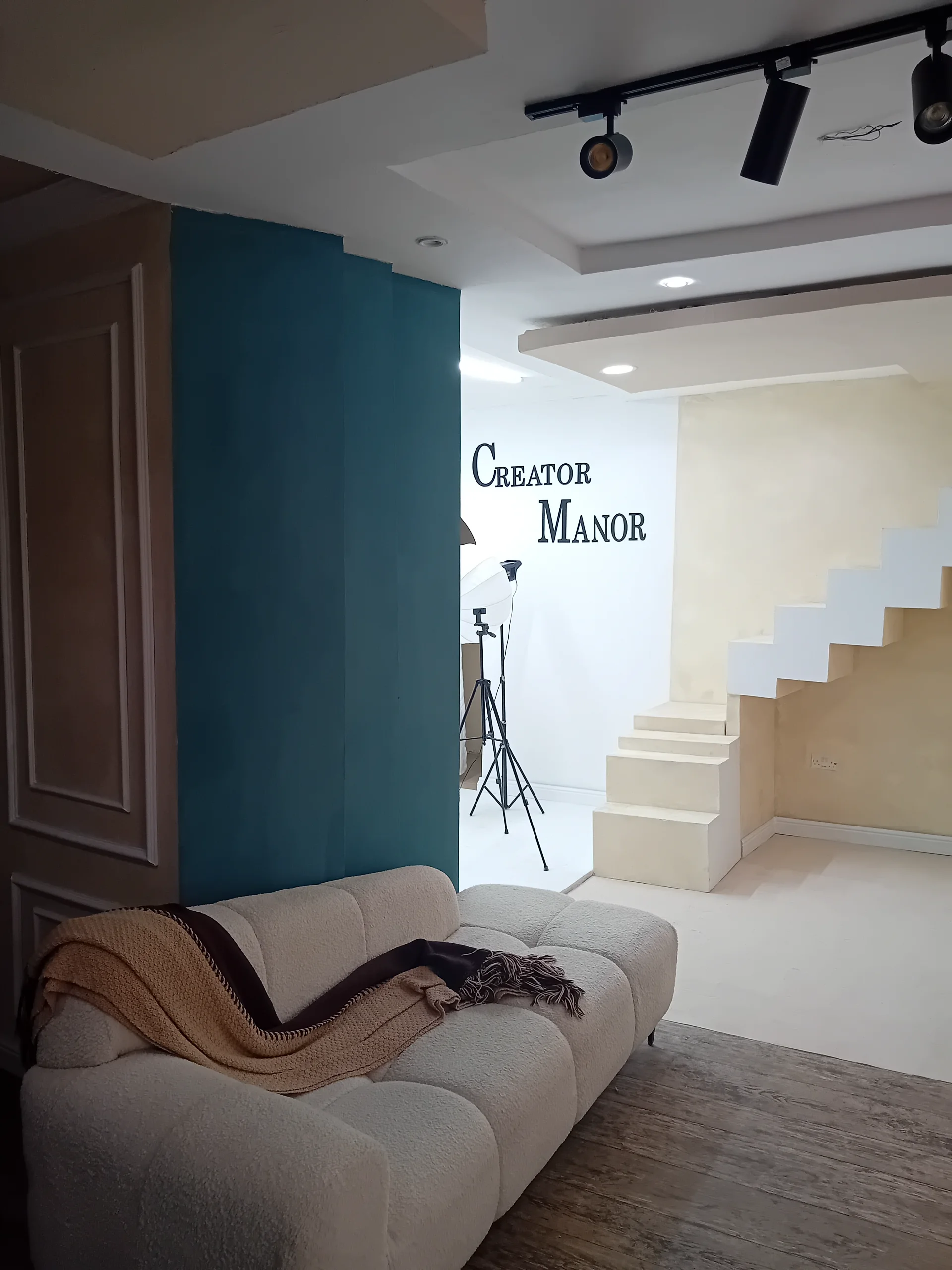 Creator Manor Ilupeju