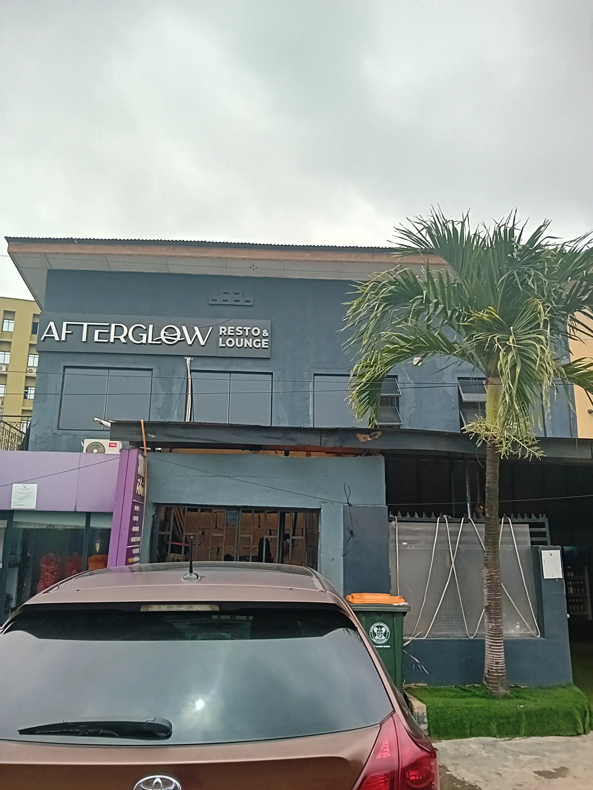 After Glow Lounge & Restaurant Is A Stylish and Versatile Hospitality Venue Located Off Adeniyi Jones in Ikeja, Lagos. The Venue Offers A Relaxed Yet Vibrant Atmosphere, Making It Suitable for A Variety of Social Gatherings, Celebrations, Intimate Parties, Corporate Hangouts, Dinners, Birthdays, and Other Special Occasions.