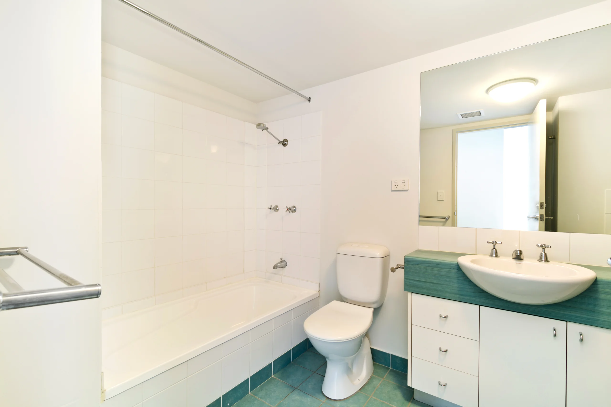 4 Bedroom House in Alberta Canada