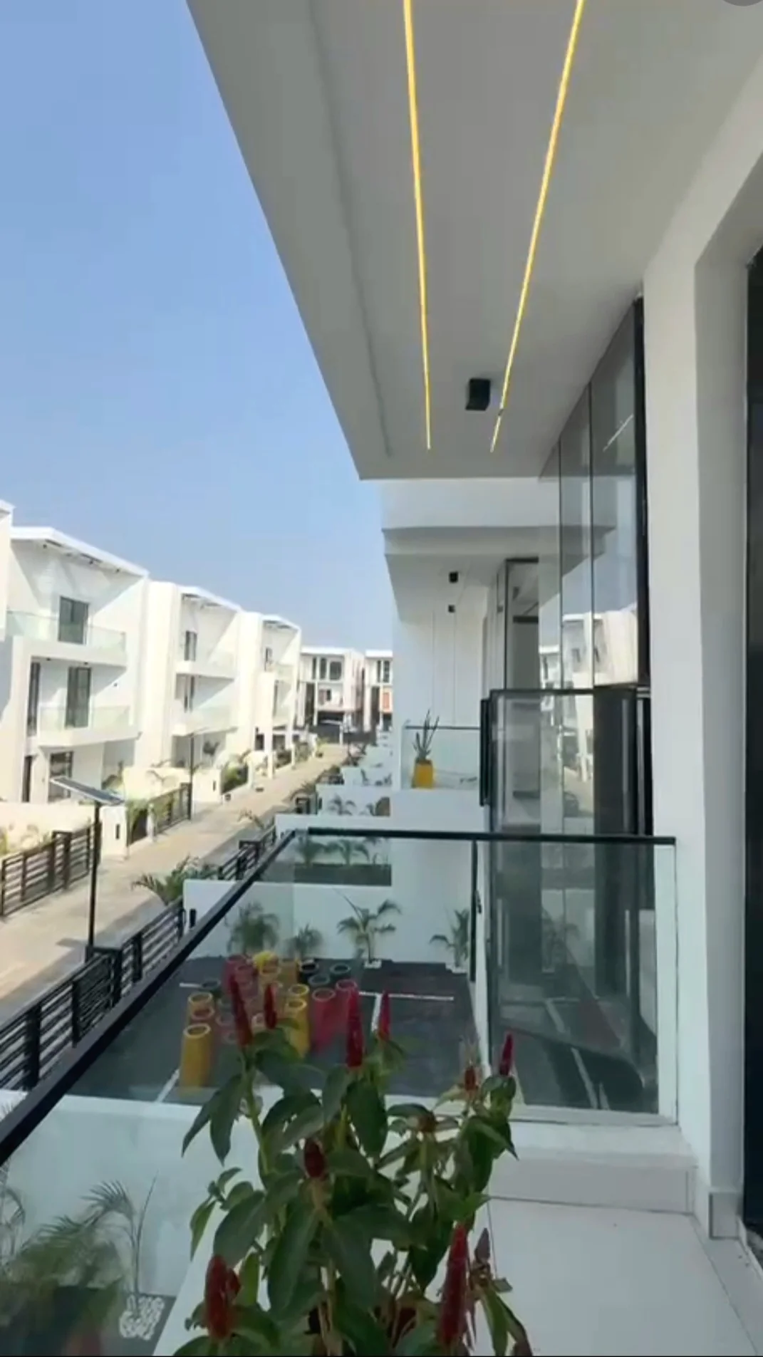 Detached Duplexes With Bq And Pool For Sale thumbnail 5