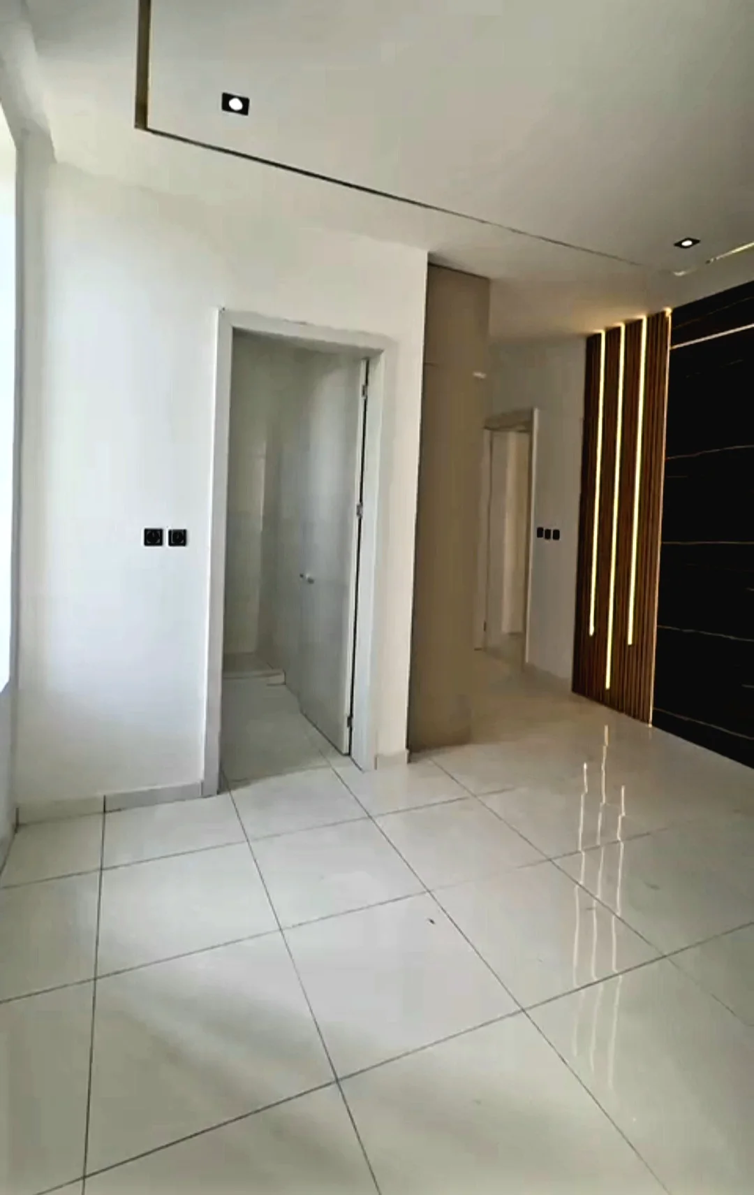 Detached Duplexes With Bq And Pool For Sale thumbnail 8