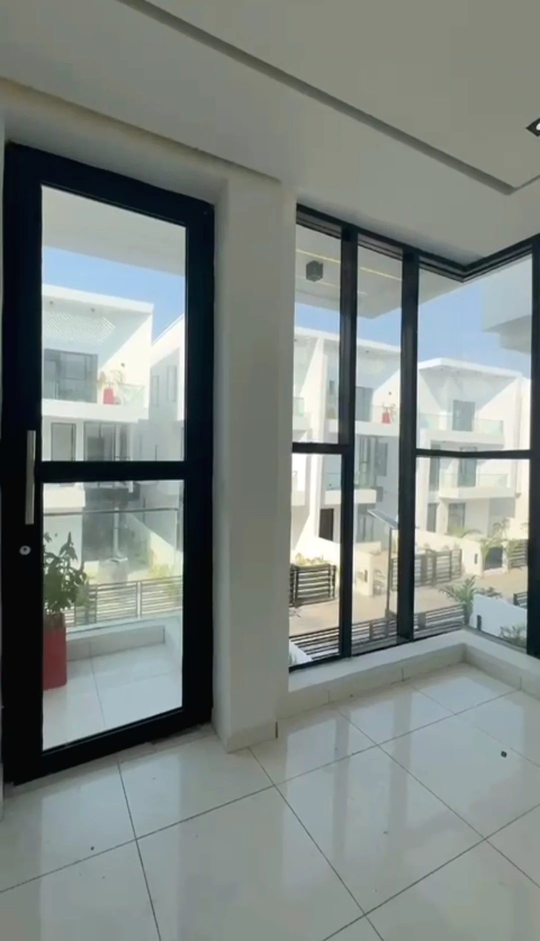 Detached Duplexes With Bq And Pool For Sale thumbnail 9