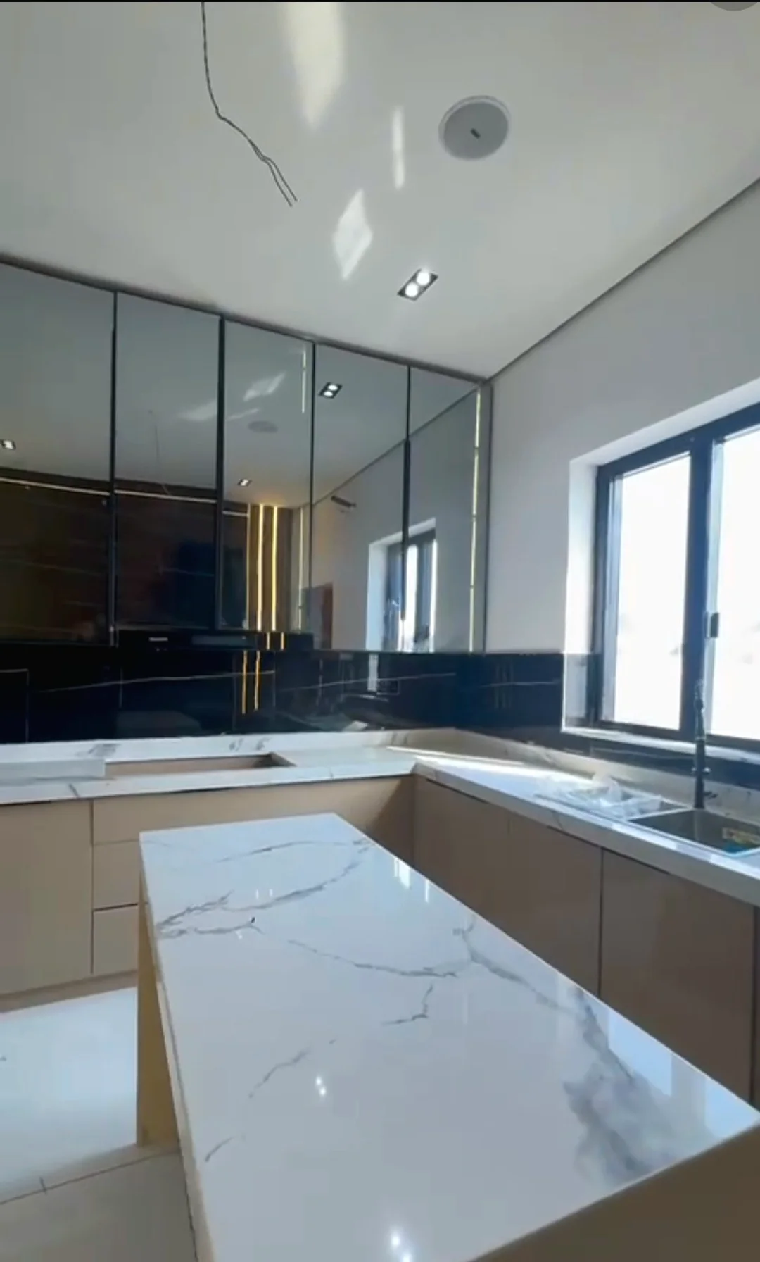 Detached Duplexes With Bq And Pool For Sale thumbnail 12