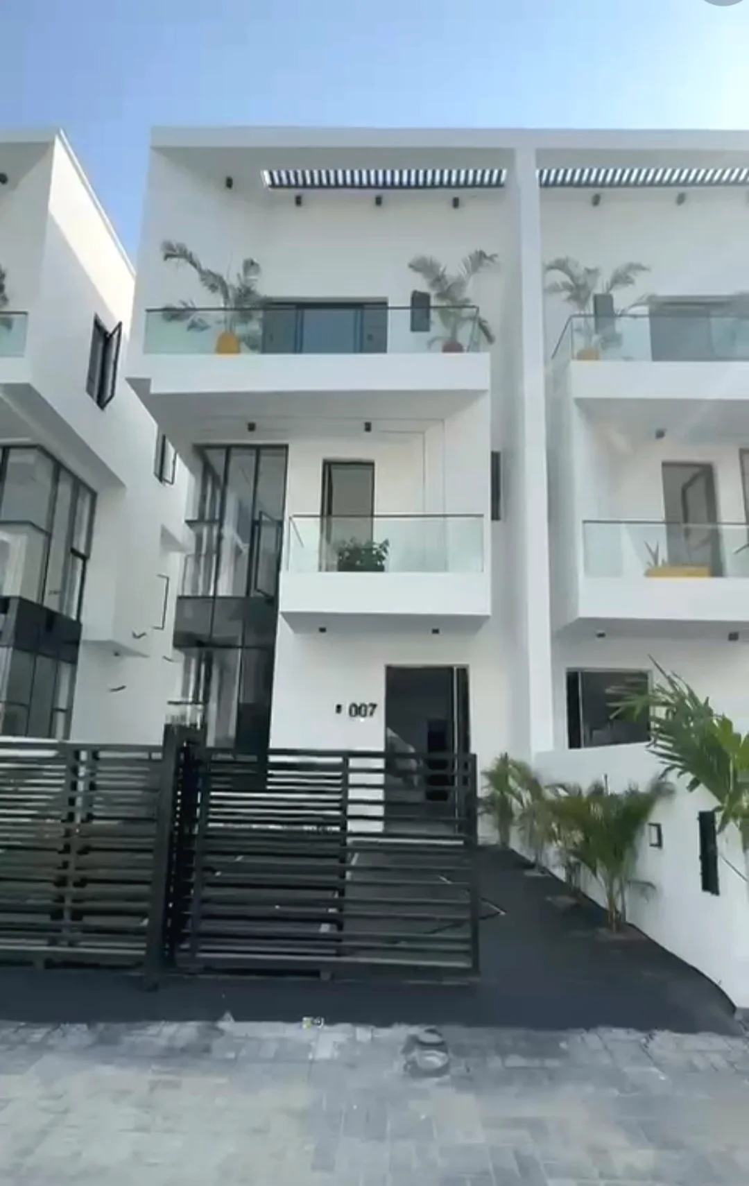 Detached Duplexes With Bq And Pool For Sale thumbnail 1