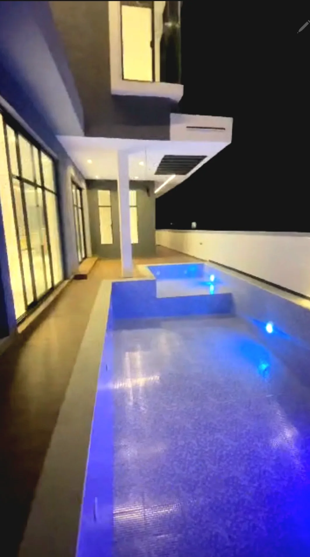 5 Bedroom Fully Detached House With En-Suite Bedrooms