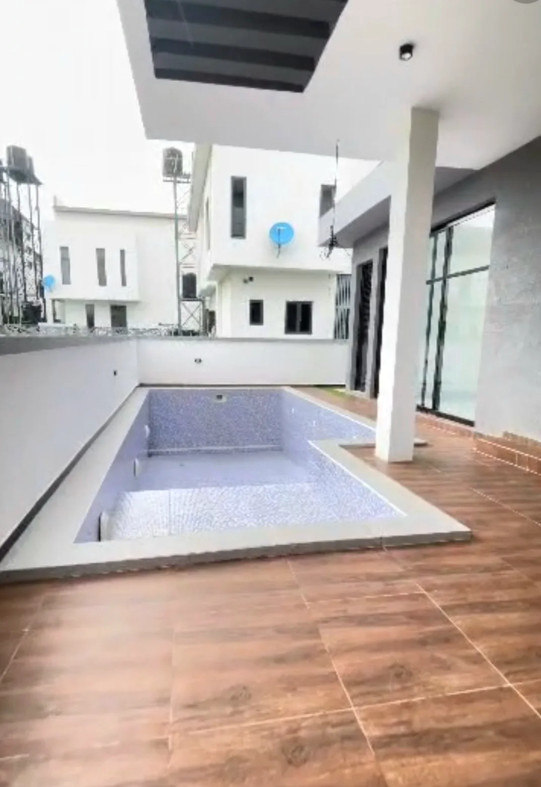 5 Bedroom Fully Detached House With En-Suite Bedrooms