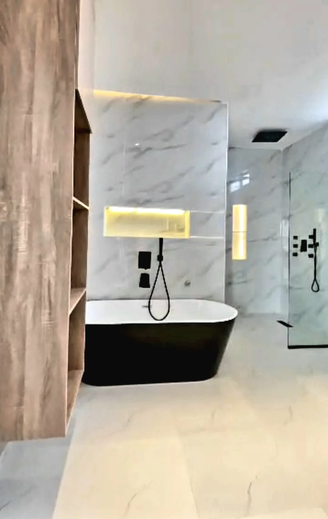 5 Bedroom Fully Detached House With En-Suite Bedrooms thumbnail 4