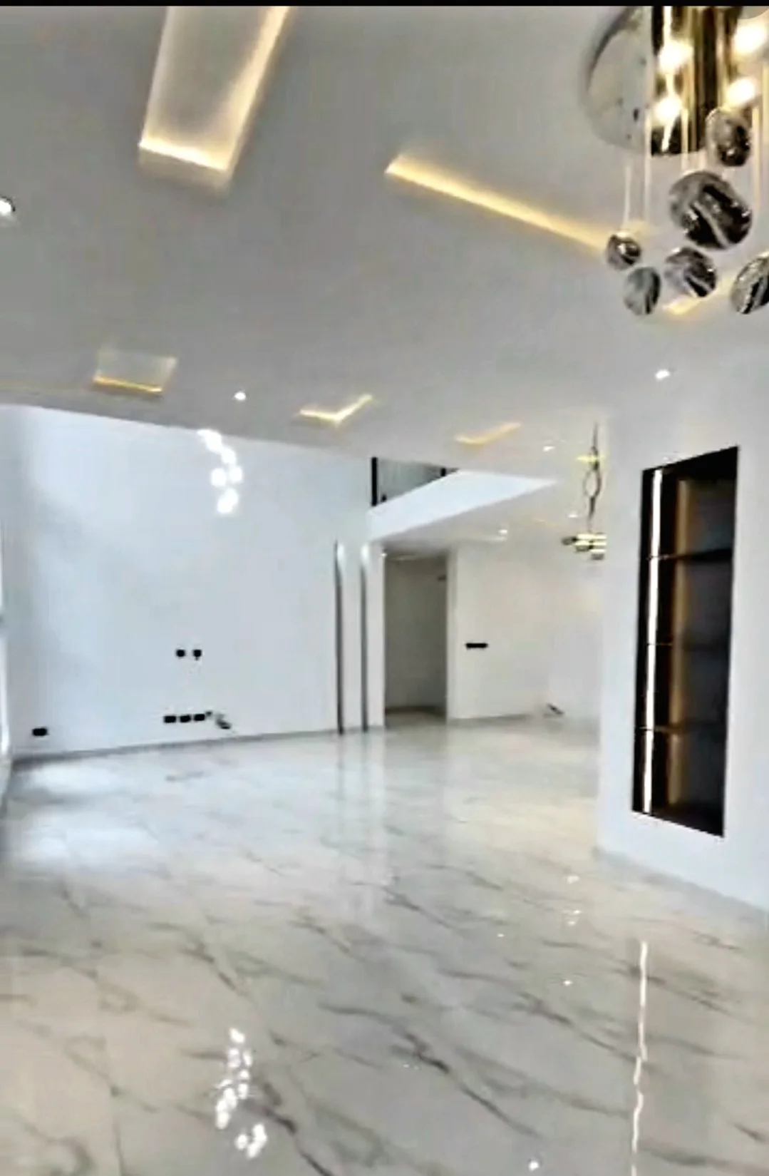 5 Bedroom Fully Detached House With En-Suite Bedrooms thumbnail 9