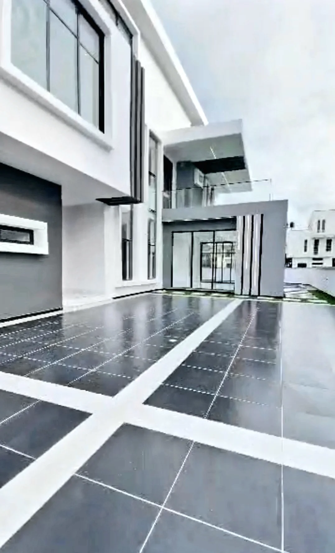 5 Bedroom Fully Detached House With En-Suite Bedrooms thumbnail 17