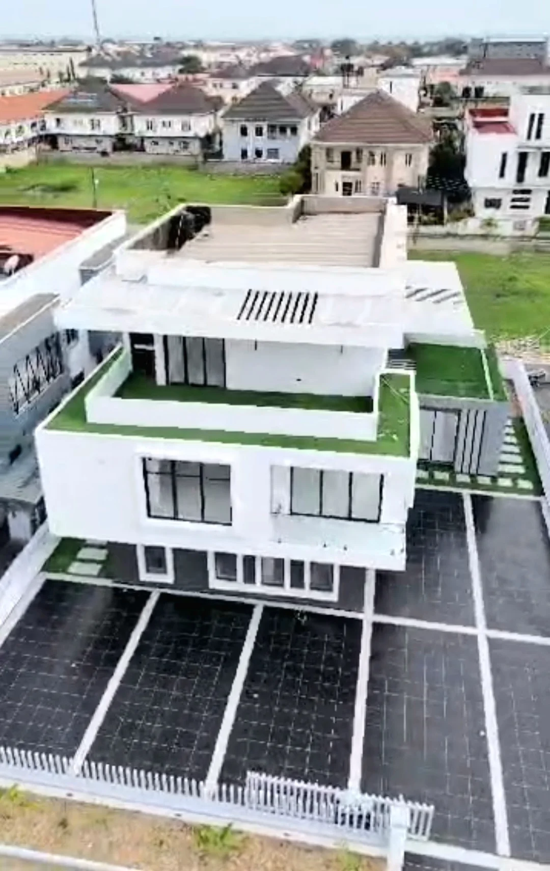 5 Bedroom Fully Detached House With En-Suite Bedrooms thumbnail 20