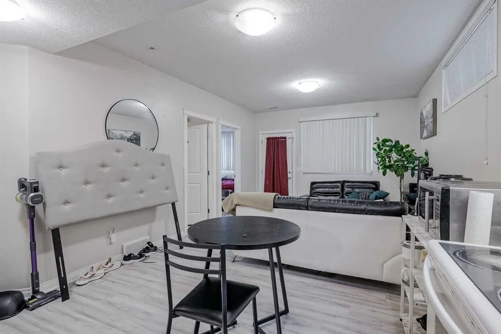 Luxury Basement thumbnail 4