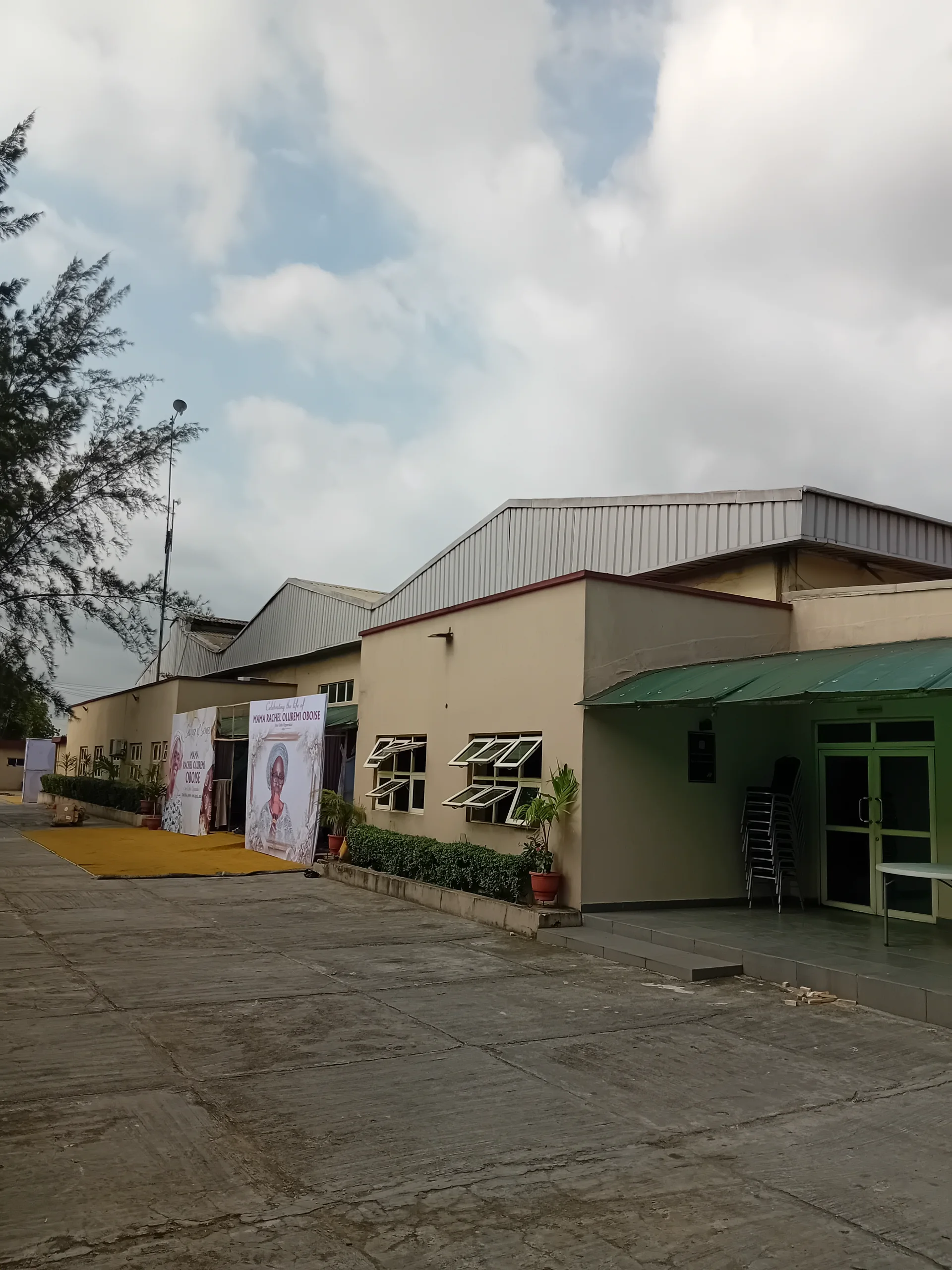 Simply Brava Events : no.8 Cocoa Road Ikeja thumbnail 7